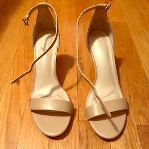 Kelly & Katie Kirstie Sandal